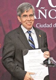 Raúl Rojas, creador de autos y casas inteligentes