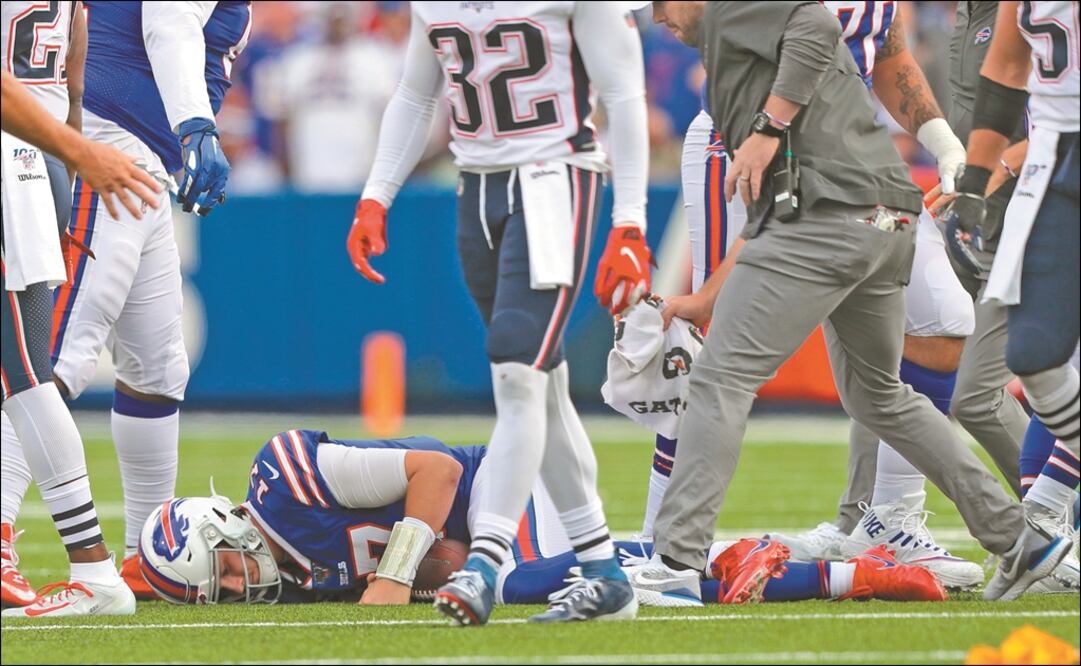 Josh Allen, pasador de los Bills, conmocionado la semana pasada. Foto: AFP