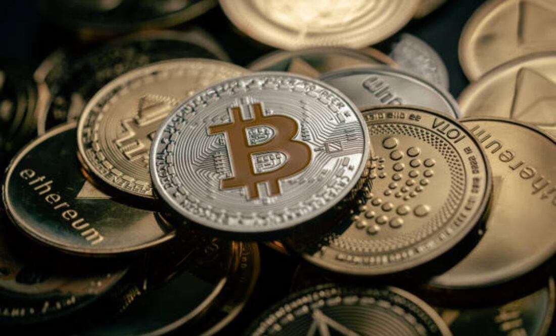 Por su parte, el director general de Bitso México, Felipe Vallejo, resaltó el creciente interés en las monedas digitales de bancos centrales (CBDCs), considerándolas una validación del papel de la tecnología blockchain en el sistema de pagos. Foto: IStock