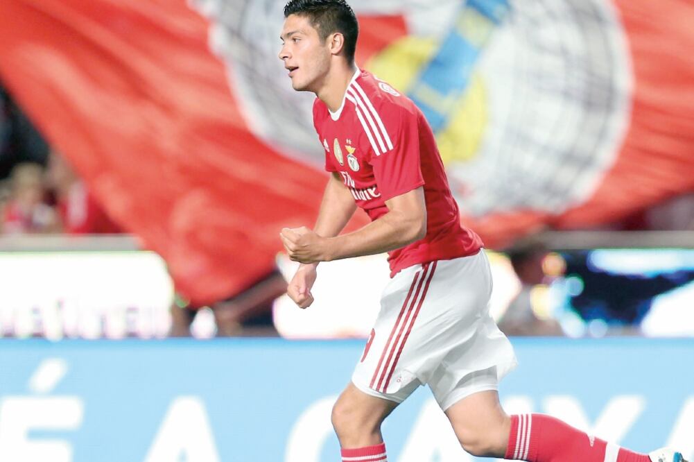 Raúl Jiménez entró de cambio al minuto 73 y dos minutos después anotó (MANUEL DE ALMEIDA. EFE)