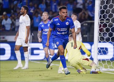 Resultado: Cruz Azul "limpia su imagen" con victoria sobre LA Galaxy; agónica definición por penales