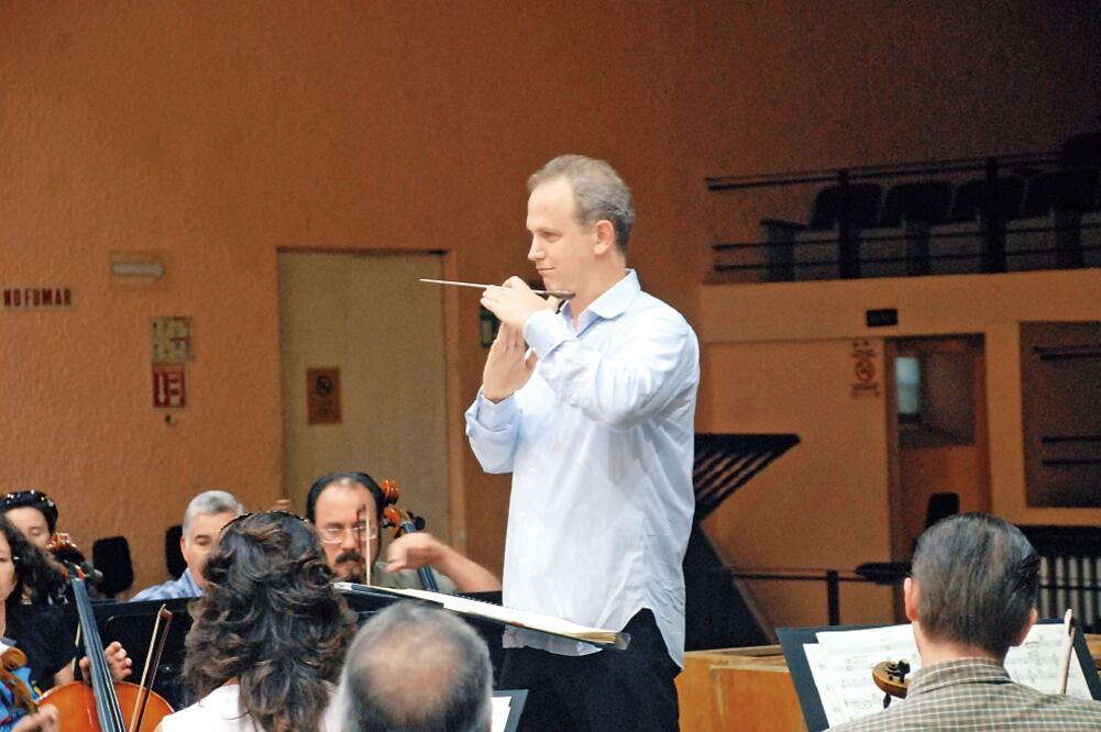 La Orquesta, que dirige Carlos Miguel Prieto, arranca temporada este 4 de septiembre (CORTESÍA INBA)
