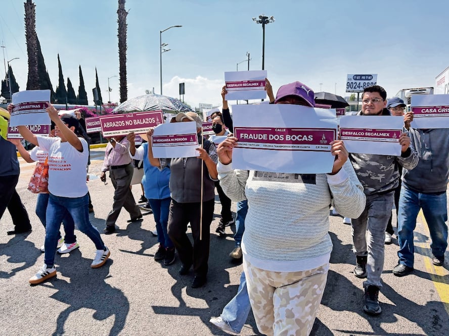 Habitantes de la colonia La Cuarta Transformación protestaron y levantaron las plumas de la caseta de cobro de Tepotzotlán, en la autopista México-Querétaro. Foto: Arturo Contreras / EL UNIVERSAL
