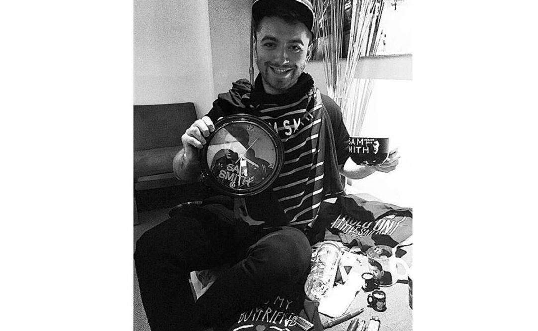 "Tal vez fui un poco loco y compre unas pocas cosas de contrabando", escribió el artista. (FOTO tomada de Instagram: samsmithworld)