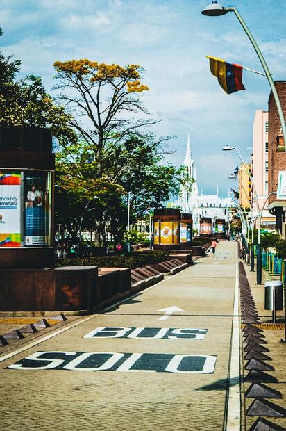 El famoso Bulevar del Río, en el centro histórico de Cali. Foto: ProColombia