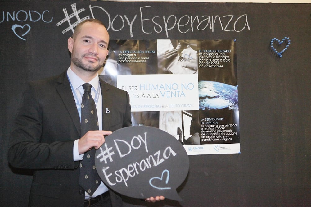 El experto asegura que los tratantes de personas están perpetrando este delito sin percibir castigo, por lo que a los gobiernos les falta aplicar la ley (LUCÍA GODÍNEZ. EL UNIVERSAL)