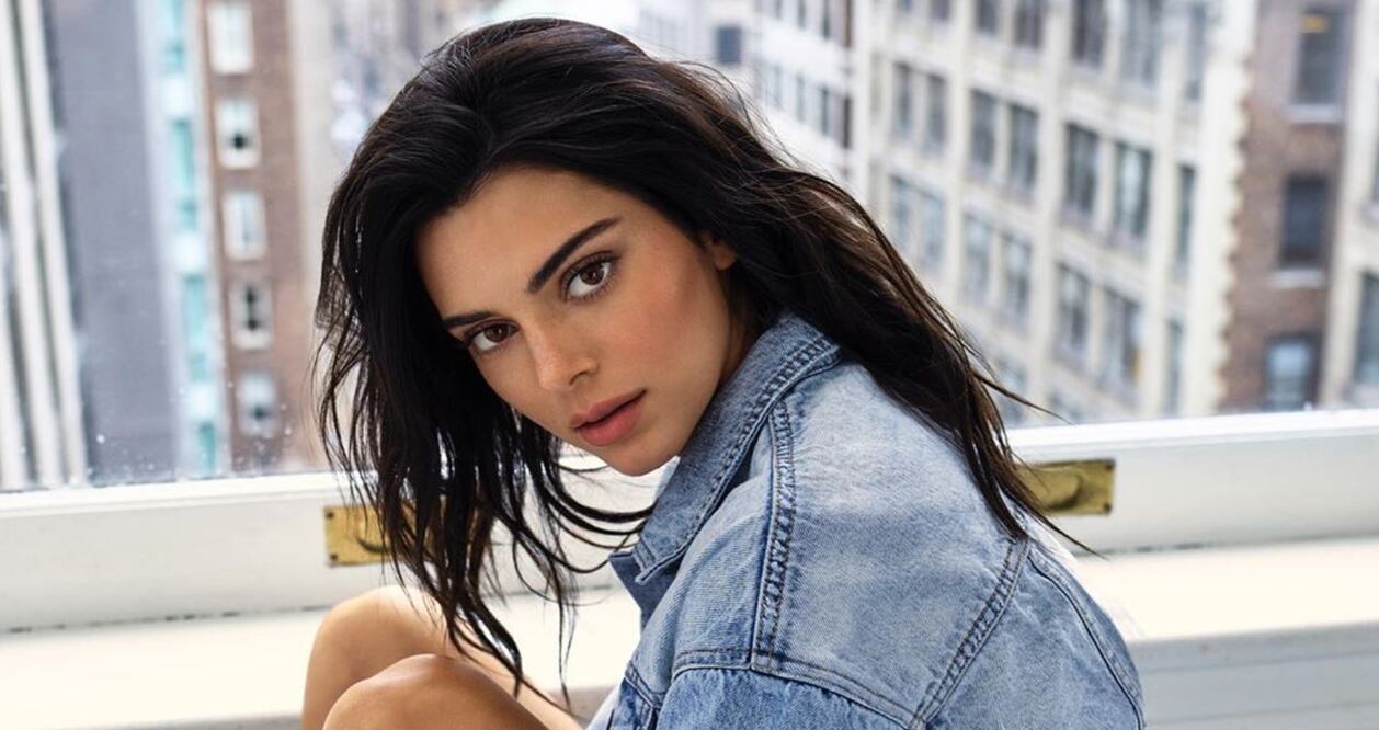 La supermodelo compartió su experiencia con el acné. Foto: Instagram