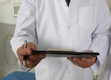 Médicos residentes en la indefensión laboral y legal: PT; propone mejorar condiciones de trabajo