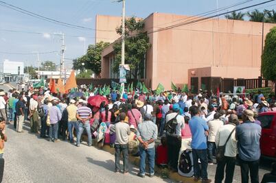 Diputados de Morelos y Guerrero alargan aprobación de presupuesto