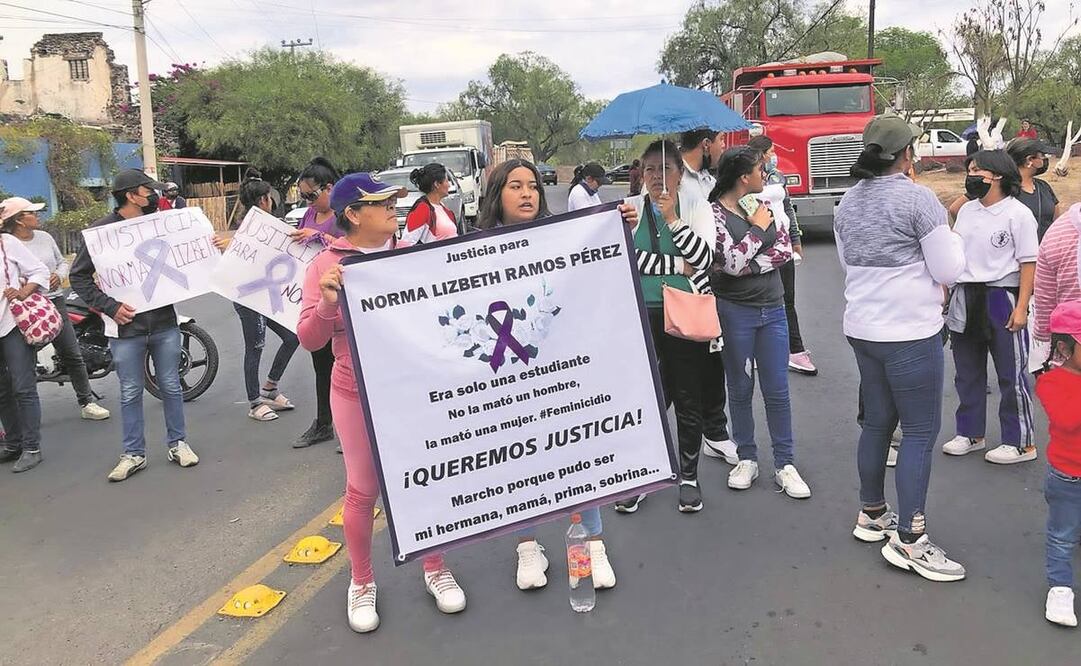 Familiares y vecinos cerraron la circulación para exigir justicia para Norma Lizbeth.