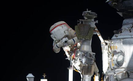 Cosmonautas inician caminata espacial