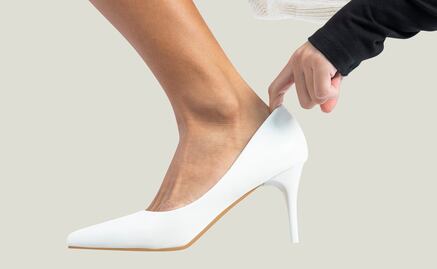 Para qué sirve ponerle esmalte de uñas a los tacones de tus zapatos