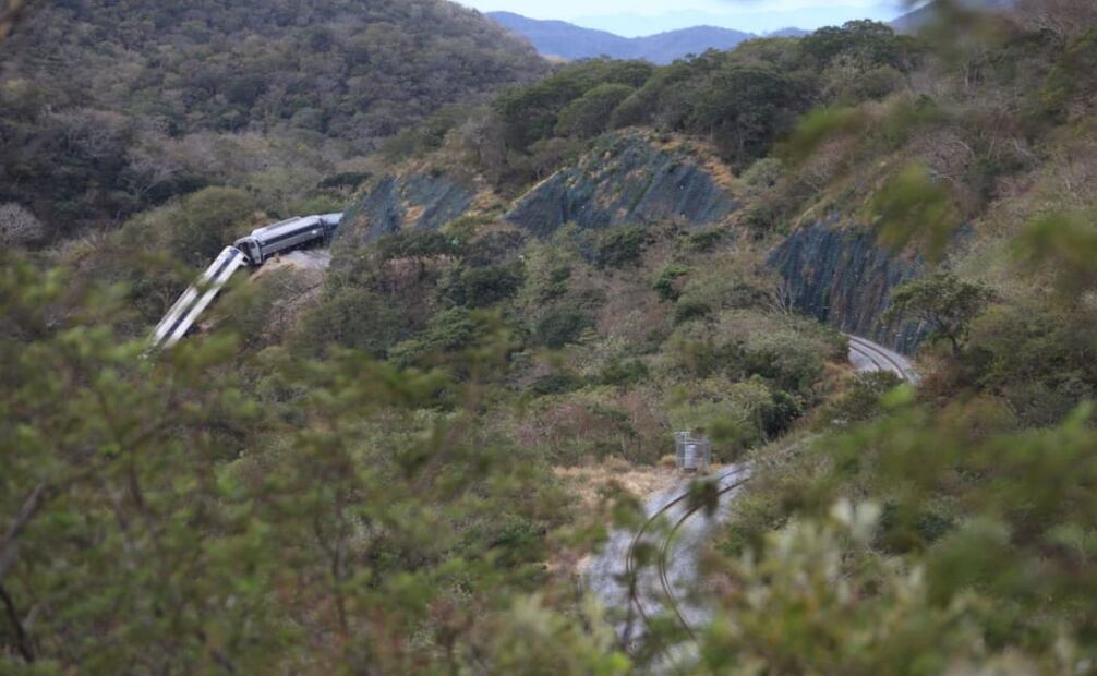 El domingo 28 de diciembre de 2025 se descarriló un tren en el Corredor Interoceánico que dejó, hasta el jueves 1 de enero de 2026, un saldo de 14 fallecidos. Foto: Edwin Hernández/ EL UNIVERSAL
