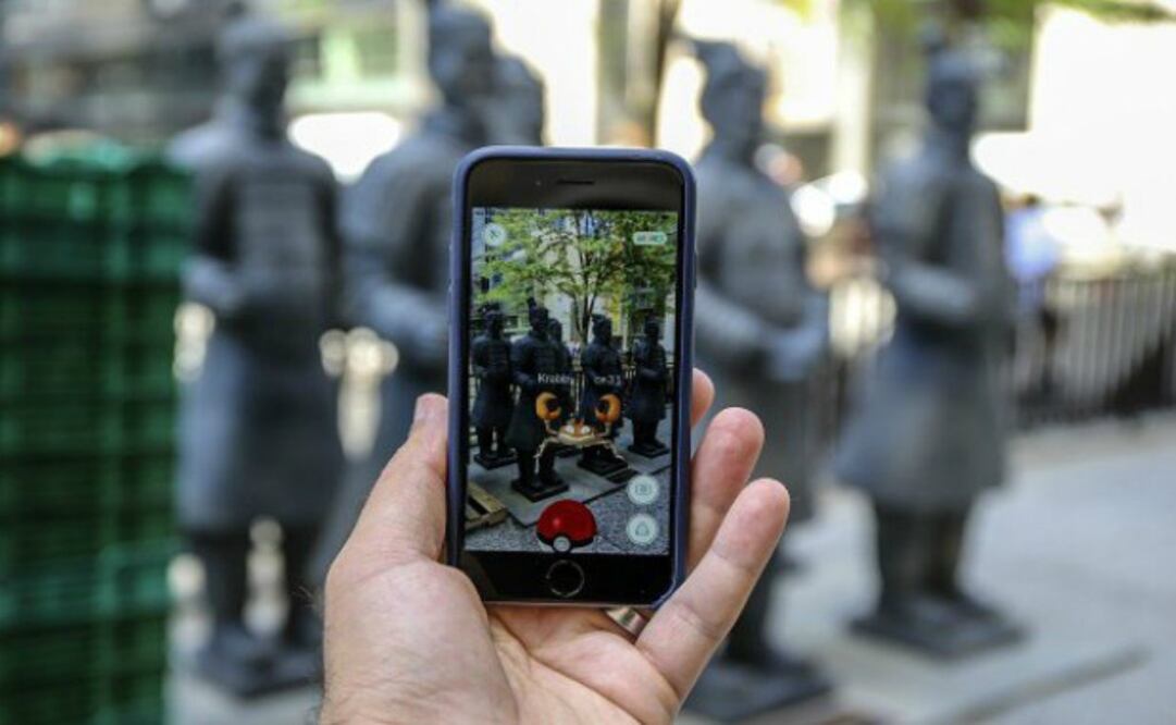 Varios soldados han cargado en redes sociales fotos de ellos o sus compañeros tratando de cazar a los pokémon