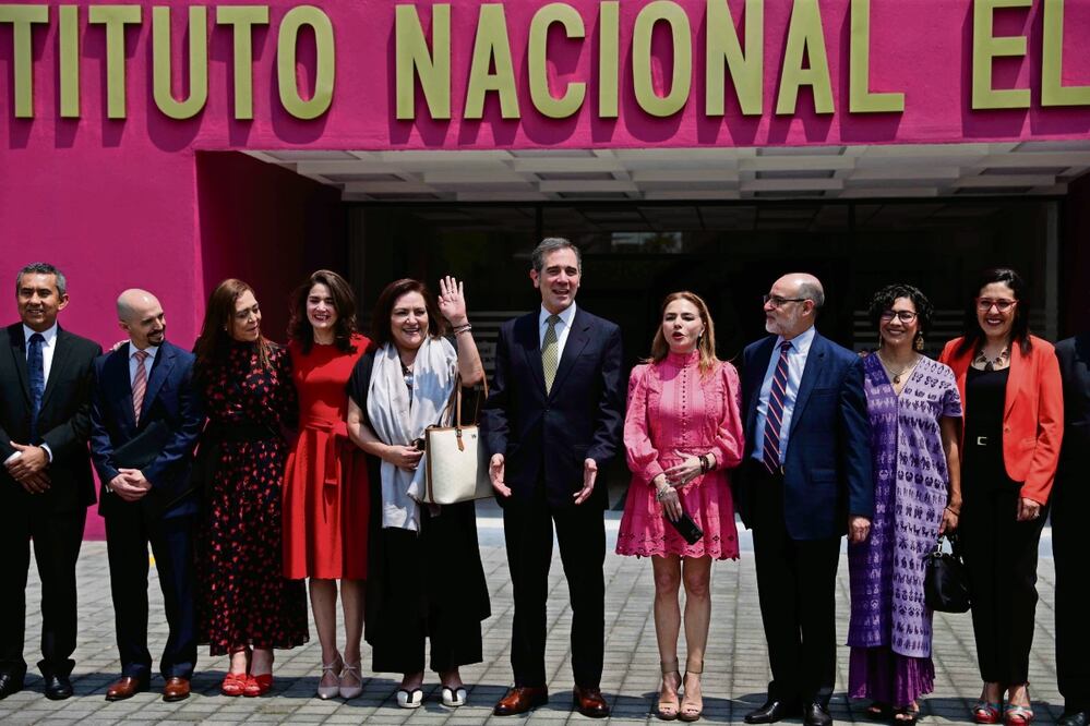 El acto de sucesión en el Instituto Nacional Electoral se llevó a cabo de manera cordial y respetuosa. Foto: Diego Simón