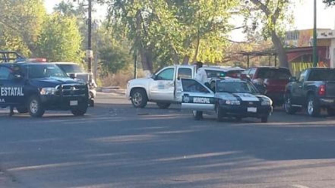 "El Chenel" sufre accidente automovilístico en Sinaloa