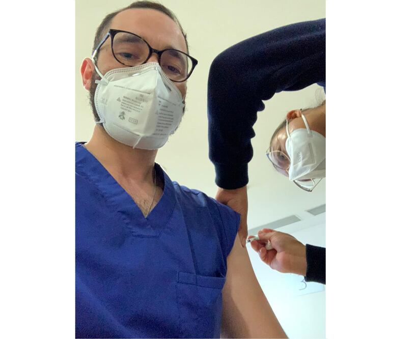 Miles de médicos y personal de Enfermería de varios estados del país recibieron ayer la segunda dosis de la vacuna. Fotos: Cortesía