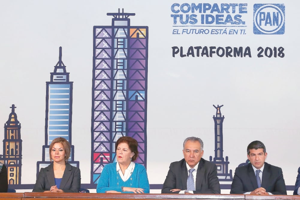 El secretario de Comunicación del CEN del PAN, Fernando Rodríguez Doval (primero de der. a izq.), asegura que aunque existen diferencias con otros partidos, como en cualquier democracia del mundo, los frentes son indispensables (BERENICE FREGOSO)