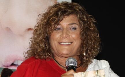 Ella es Denisse de Kalafe, la creadora e intérprete de "Señora señora"