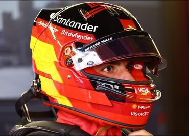 Carlos Sainz rompe el silencio y habla de la "intimidación" de la que acusó a Checo Pérez