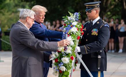 Trump defiende su visita a cementerio de Arlington