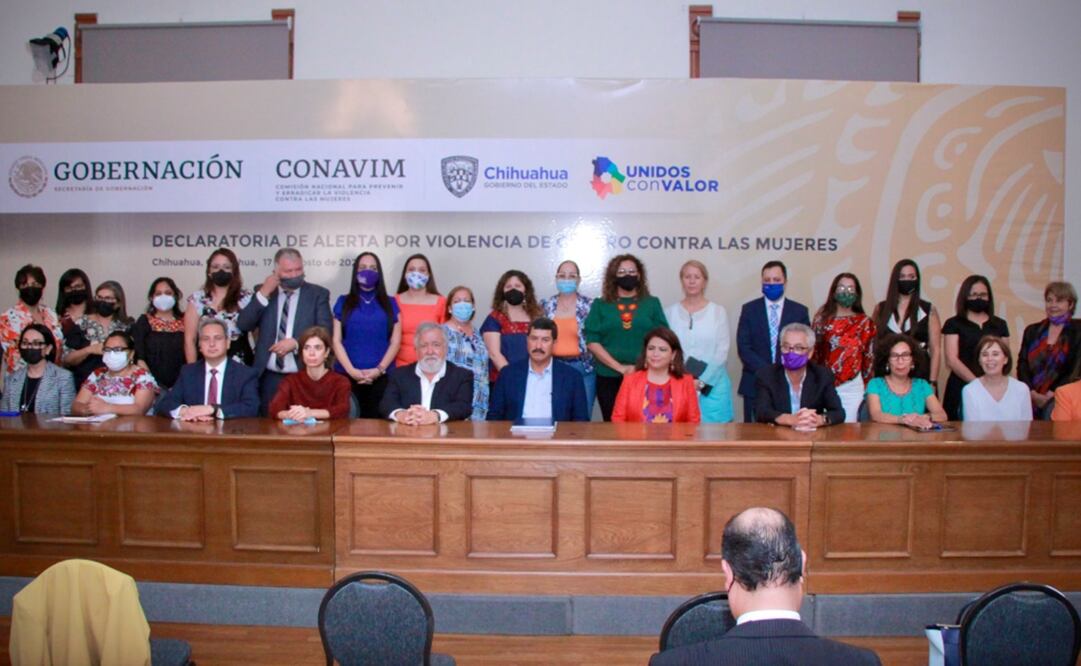 Se guardó un minuto de silencio por Marisela Escobedo y por todas las mujeres que han sido asesinadas en el estado. Foto: Conavim