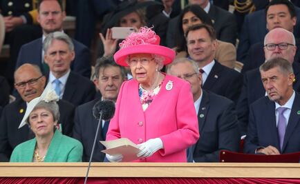 Reina Isabel y líderes mundiales homenajean a veteranos del "Día D"