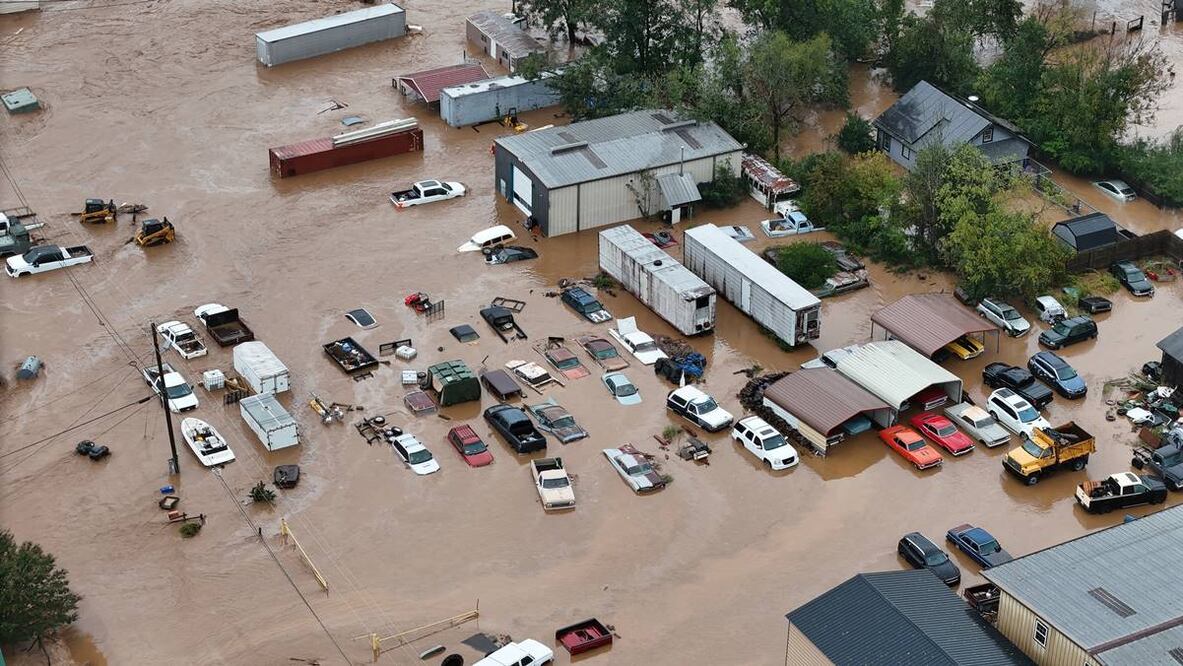La localidad de Asheville, enclavada en una zona montañosa de Carolina del Norte, ha sido una de las más perjudicadas; solo allí han muerto 35 personas por las numerosas inundaciones y corrimientos de tierra. Foto: EFE/Archivo