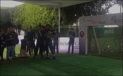 Memo Ochoa y Federico Viñas se enfrentan por una buena causa 