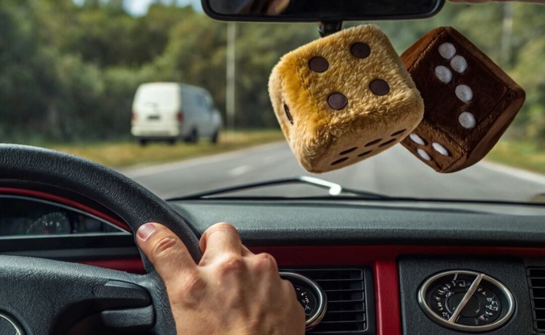 No todos los accesorios pueden ser utilizados en un auto porque afectan el nivel de visibilidad. Foto: Imagen generada con IA