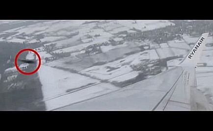 Video. Captan a supuesto OVNI que casi choca con avión