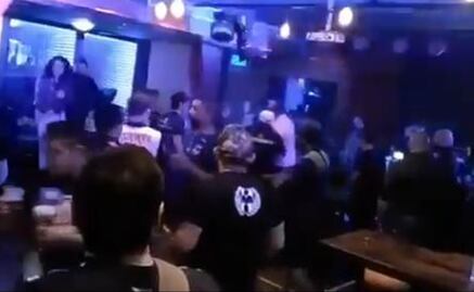 Aficionados de Rayados arman golpiza en un bar en la sede del Mundial de Clubes