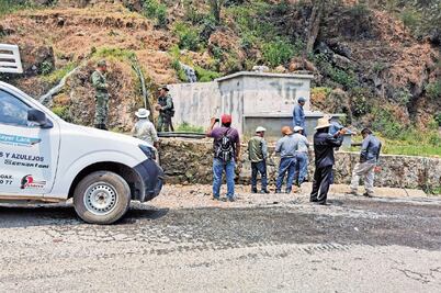 Inician reconexión de red de agua en municipios mixes