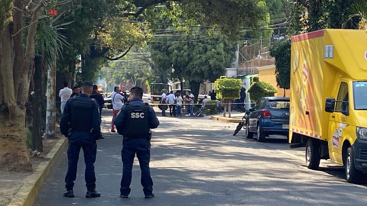 La tarde de este viernes 25 de abril, un joven de 18 años fue asesinado y una adolescente quedó herida en calles de la alcaldía Azcapotzalco. (Foto: Juan Carlos Williams/ EL UNIVERSAL)