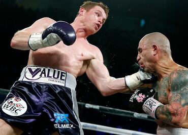 Triunfo de peso del 'Canelo'