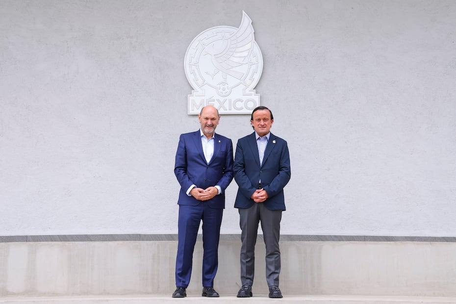 Mikel Arriola y Rafael Louzán en las instalaciones del Centro de Alto Rendimiento - Foto: Federación Mexicana de Futbol