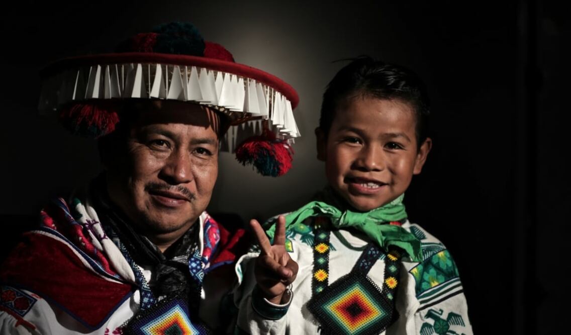 Los wixaritari son gente muy orgullosa de su cultura, de su pureza de sangre. (Foto: Luis Arango/Agencia Pinhole)