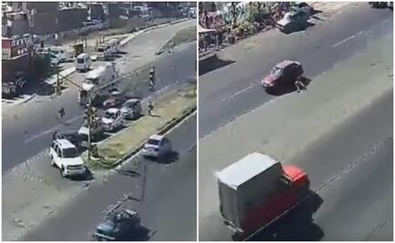 Captan momento en que automovilista embiste a joven en Ecatepec
