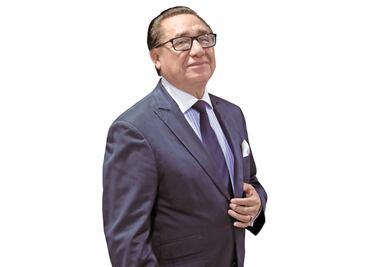 Manuel Adrián festeja sus 50