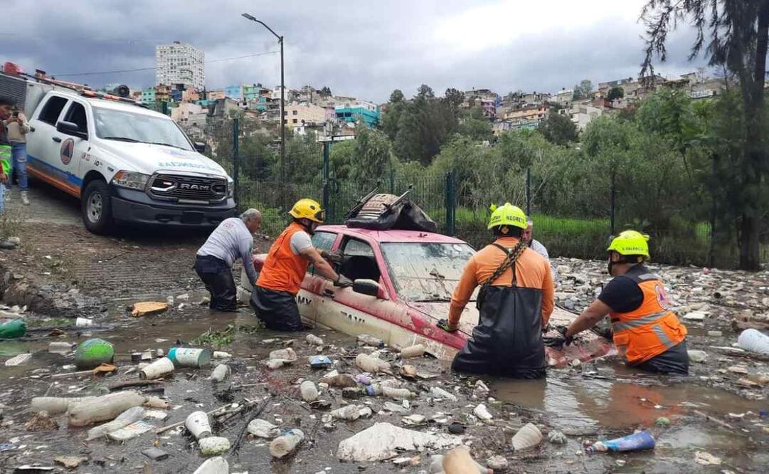 Lluvias en la CDMX arrastraron cúmulos de basura que provocaron encharcamientos / Foto: Juan Carlos Williams. EL UNIVERSAL
