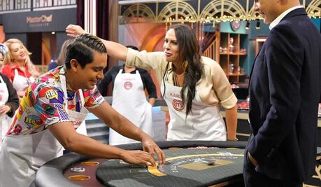 Karla Sofía Gazcón y Ricardo Peralta, el pleito traspasa la cocina de "MasterChef Celebrity"