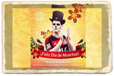 'Chicharito' presents Bayern's new Twitter