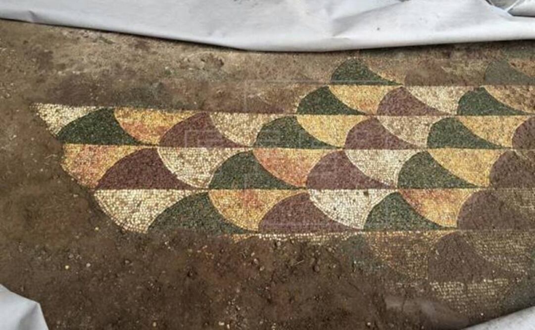 Los gimnasios y vestuarios de las termas, cubiertos bajo bóvedas de cañón o al aire libre, rodeados por pórticos de techo abovedado, tenían lujosos mosaicos en el suelo, sobre los que los romanos hacían ejercicio o practicaban la lucha libre. FOTO: EFE.