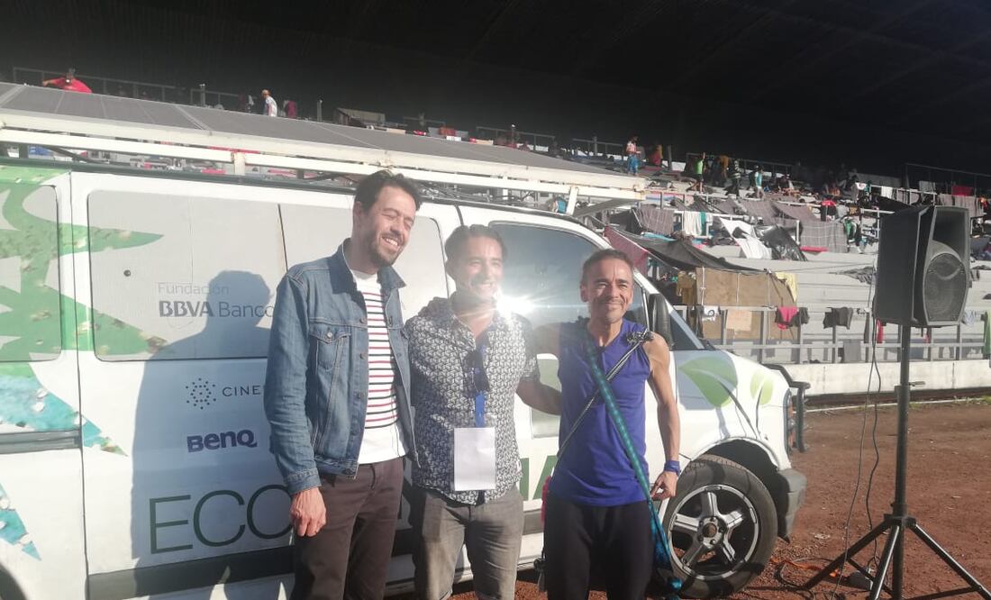 Los cantantes Rubén Albarrán y Emmanuel del Real en su visita