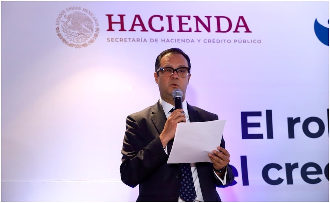 En breve entrevista después de participar en el foro “El rol de la banca multilateral en el crecimiento económico regional”, Gabriel Yorio, dijo que “Es normal que la Secretaría de Hacienda tenga reuniones regulares con el público inversionista". Foto: X (@Hacienda_Mexico)