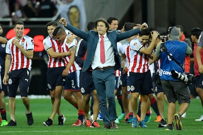 Jugadores de Chivas respaldan a Matías Almeyda