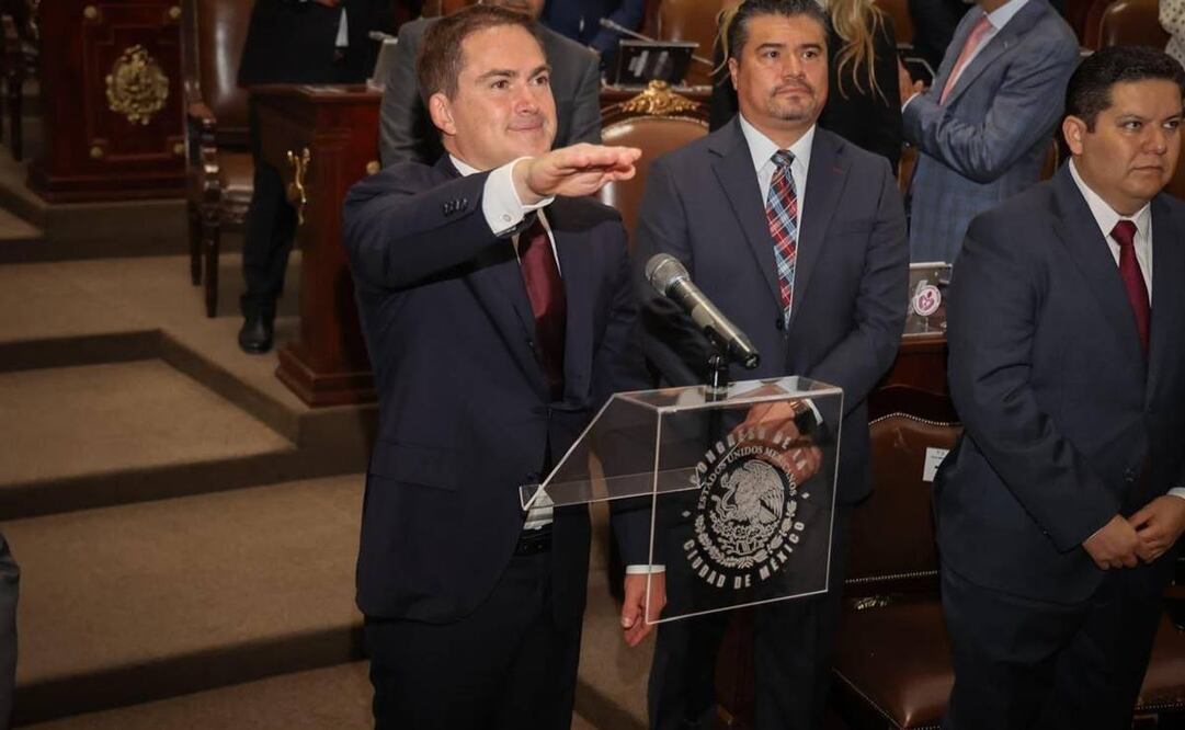 Javier López Casarín toma protesta como alcalde de Álvaro Obregón / Foto: @AlcaldiaAO