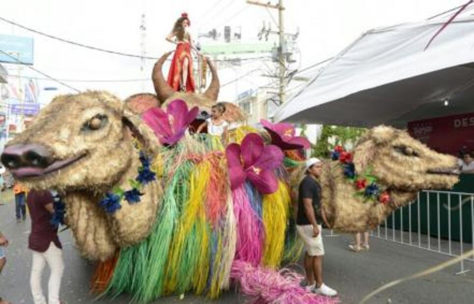 Celebran tradicional Desfile de Carros Alegóricos en Tabasco