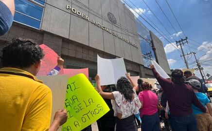Manifestantes acusan a jueces de otorgar amparos a militantes del PRI en Naucalpan por falta de agua 
