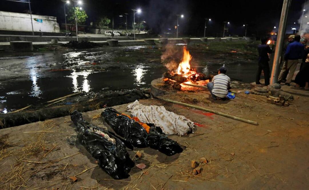 "No sé por qué sucedió esto. Pero no culpo a nadie, ni al gobierno ni a los dioses", dijo Pradham, tratando de contener las lágrimas (Foto: AP)